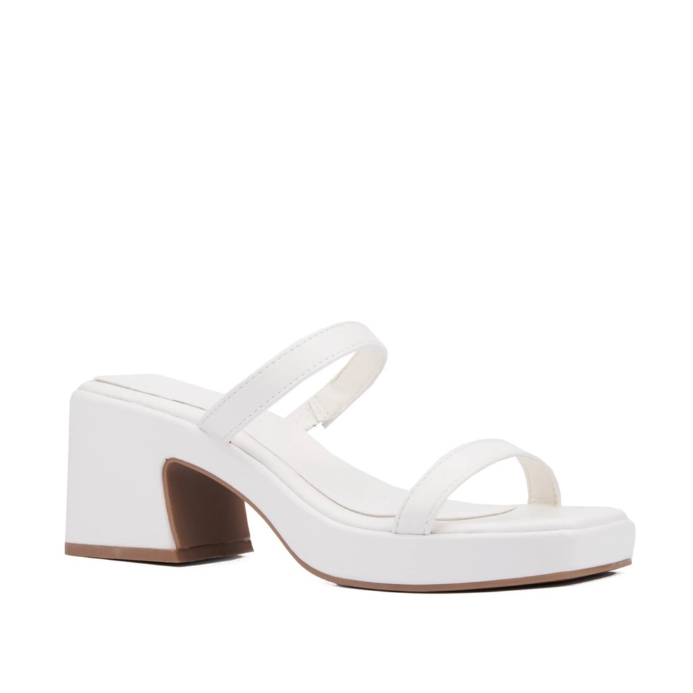 🤍Olivia Miller White Block Heel Sandals (size 7)🤍